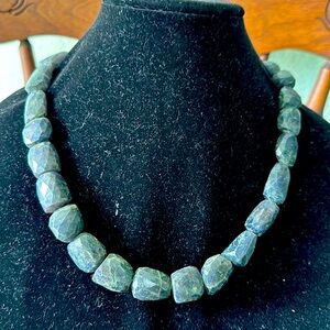 983 carats genuine IOLITE necklace 💙🖤